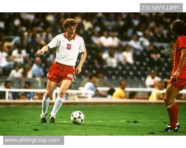 足球传奇球星卡收藏热潮再掀经典记忆点燃绿茵场永恒荣耀 足球传奇球星卡收藏热潮再掀经典记忆点燃绿茵场永恒荣耀